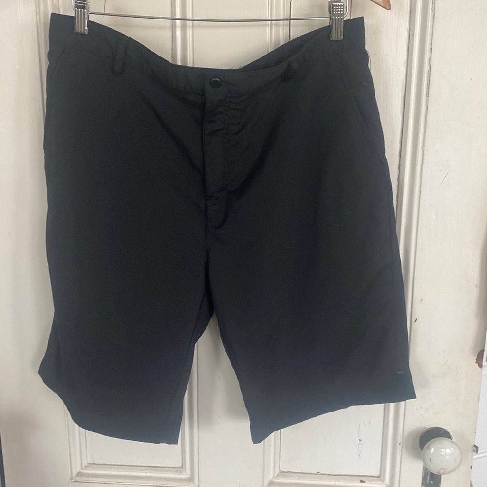 Calvin Klein men’s shorts in Uber lightweight material, size 34.